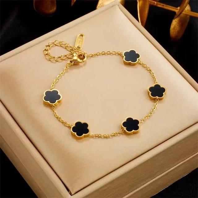 Clover design bracelet