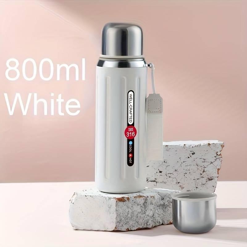 Thermal isolation vacuum water bottle