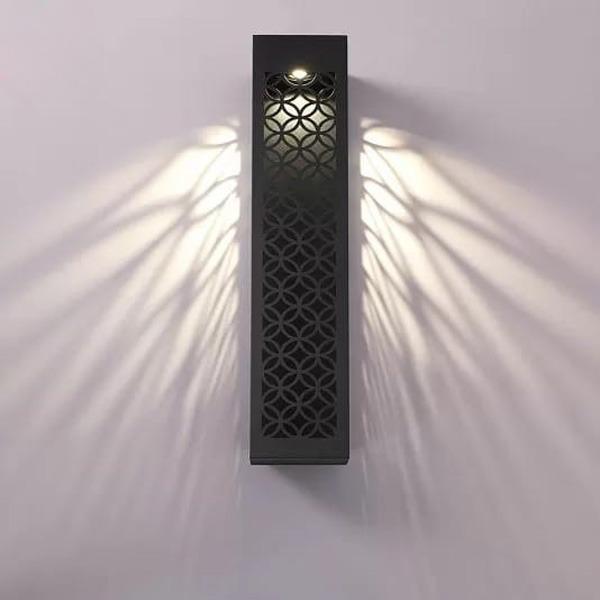 Wooden wall hanging lamp