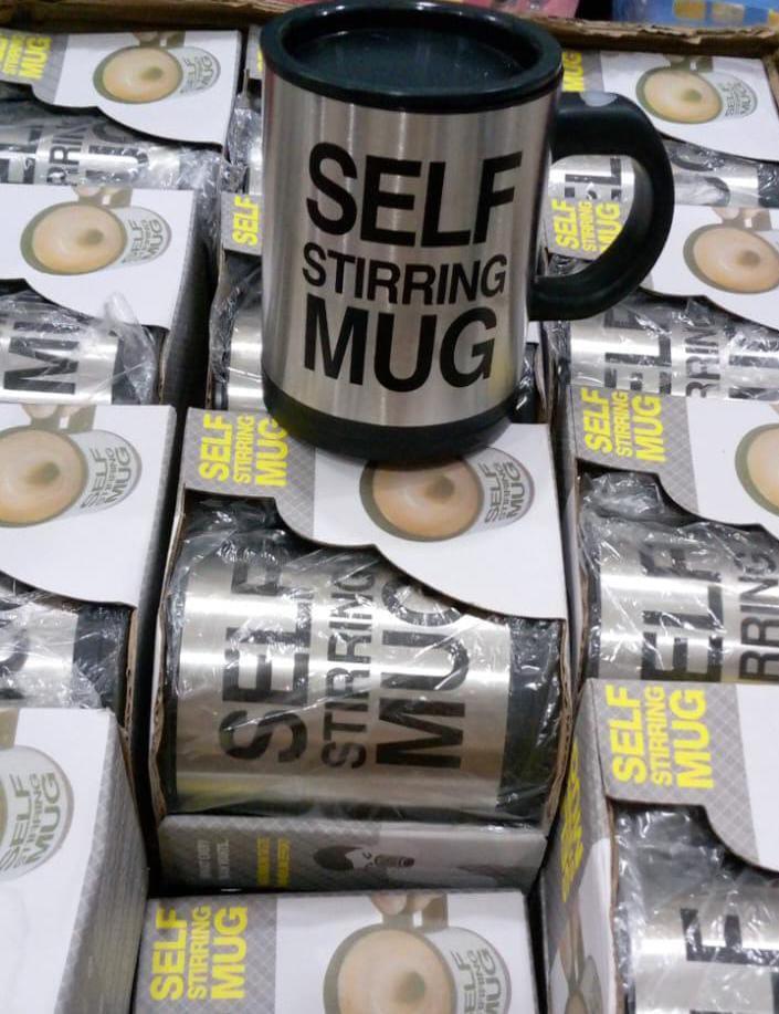 Easy to use self stirring mug