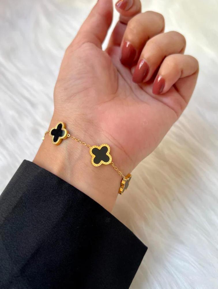 Clover design bracelet