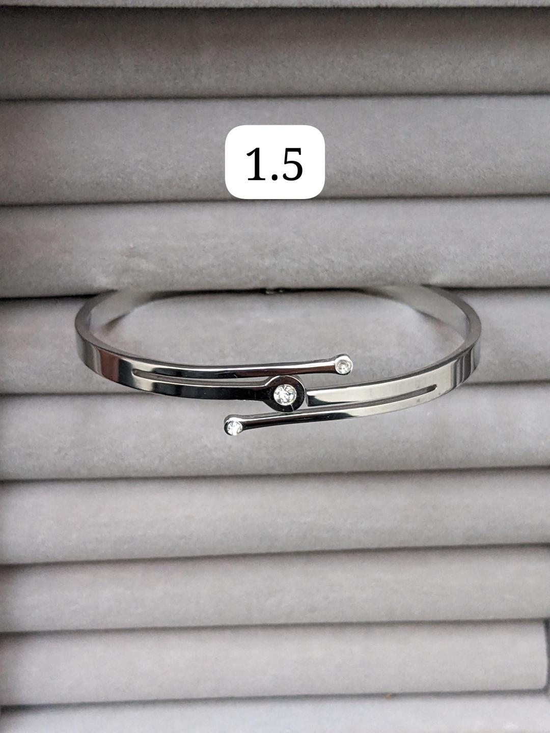 1 PCs silver plated rhinestone Kara bracelet