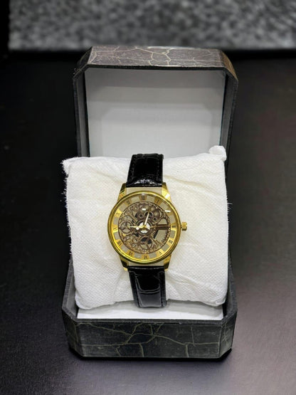 Men's quartz round Analoge watch with leather strap