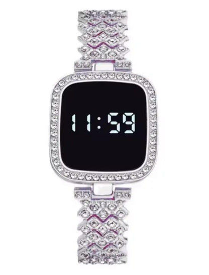 Women battery operated water resistant watch