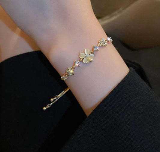 1 PCs gold plated flower charm bracelet