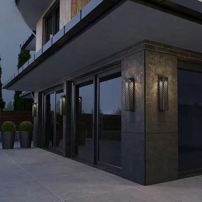 Wooden wall hanging lamp