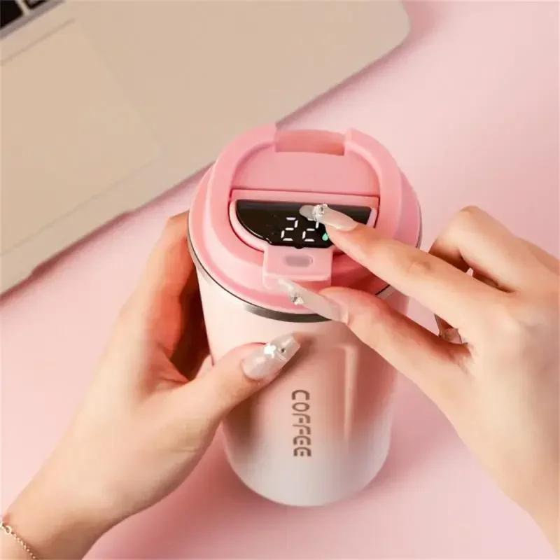 Insulated travel coffee mug