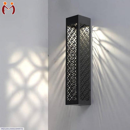 Wooden wall hanging lamp