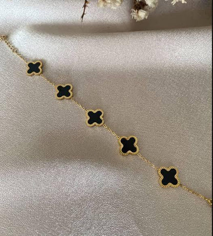 Clover design bracelet